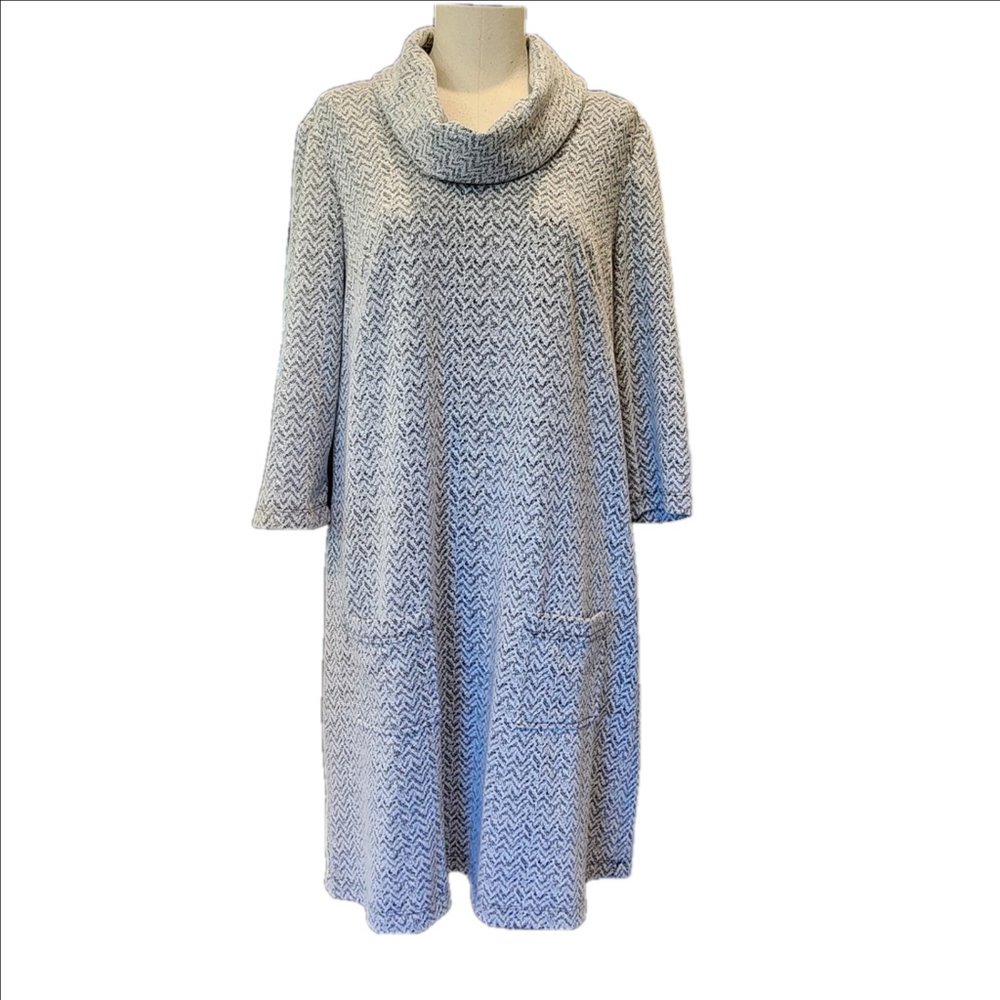 NorthStyle Black and White Knit Sweater Dress